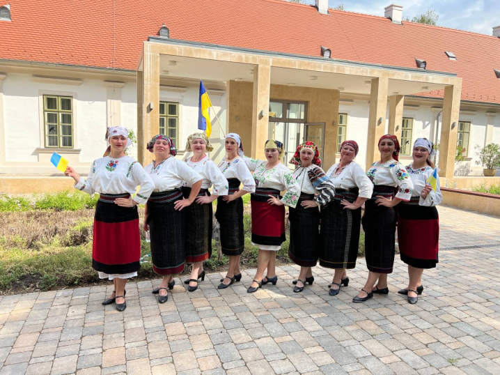 Хотинські колективи представили Буковину на Міжнародному фольклорному фестивалі в Угорщині Хотинські колективи представили Буковину на Міжнародному фольклорному фестивалі в Угорщині