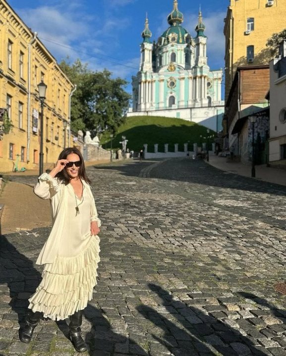 78-річна буковинка Софія Ротару опублікувала нові фото і показала, як гуляла Києвом 78-річна буковинка Софія Ротару опублікувала нові фото і показала, як гуляла Києвом
