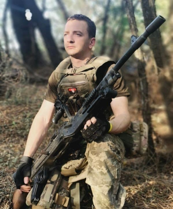 "Воював за майбутнє, якого нас намагаються позбавити" - історія захисника з Чернівців Максима "Воював за майбутнє, якого нас намагаються позбавити" - історія захисника з Чернівців Максима