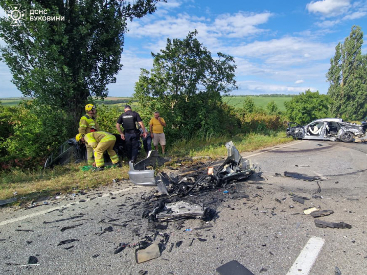 З’явились фото з місця жахливої автотрощі поблизу села Припруття З’явились фото з місця жахливої автотрощі поблизу села Припруття