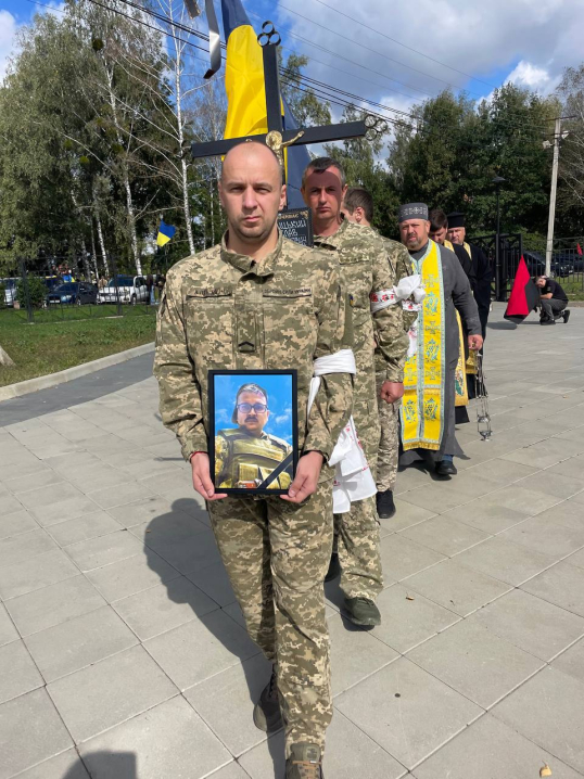 У Чернівцях віддали останню шану телеоператору Ярославу Левицькому У Чернівцях віддали останню шану телеоператору Ярославу Левицькому