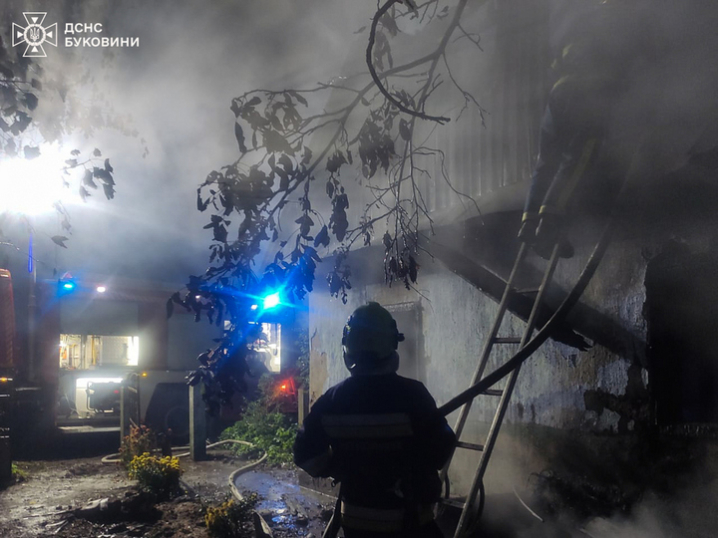 На Буковині горів житловий будинок