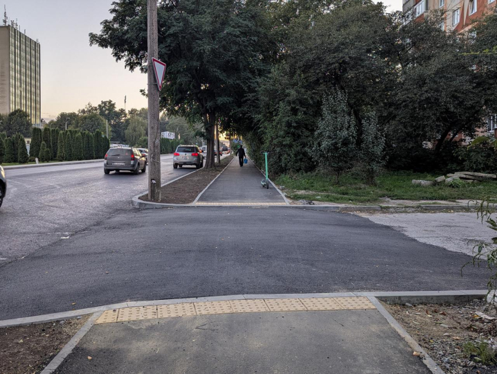 У Чернівцях на вулиці Південно-Кільцевій завершується ремонт дороги У Чернівцях на вулиці Південно-Кільцевій завершується ремонт дороги