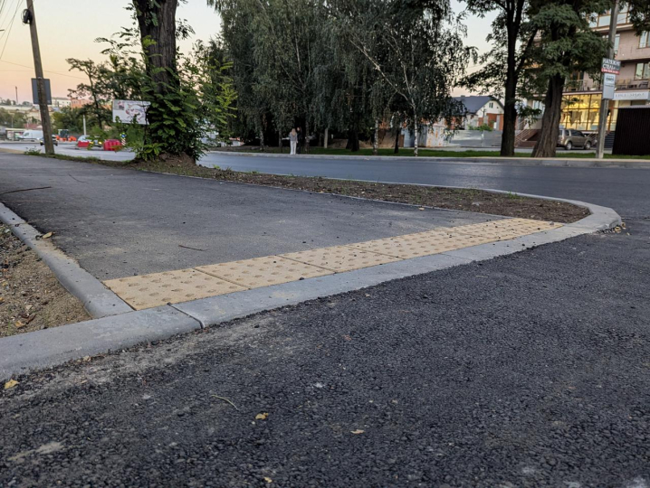 У Чернівцях на вулиці Південно-Кільцевій завершується ремонт дороги У Чернівцях на вулиці Південно-Кільцевій завершується ремонт дороги