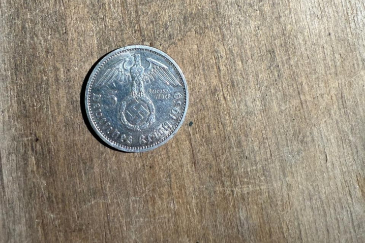 На кордоні Буковини з Румунією прикордонники вилучили колекцією старовинних монет На кордоні Буковини з Румунією прикордонники вилучили колекцією старовинних монет