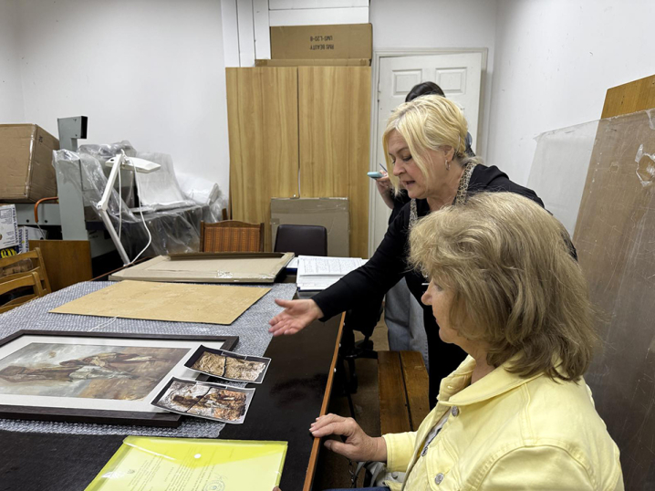 У Художній музей повернули відреставровану картину чернівецької художниці Августи Кохановської У Художній музей повернули відреставровану картину чернівецької художниці Августи Кохановської