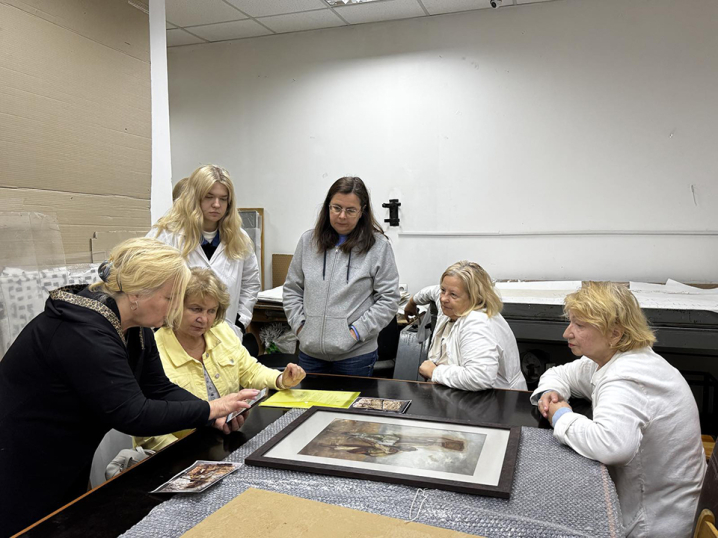 У Художній музей повернули відреставровану картину чернівецької художниці Августи Кохановської У Художній музей повернули відреставровану картину чернівецької художниці Августи Кохановської