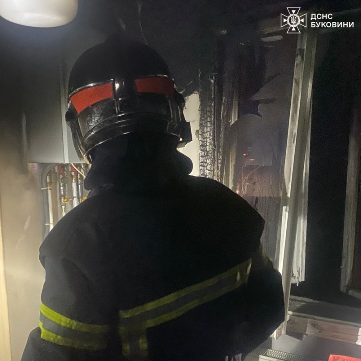 У Чернівцях горіла котельня житлового будинку У Чернівцях горіла котельня житлового будинку