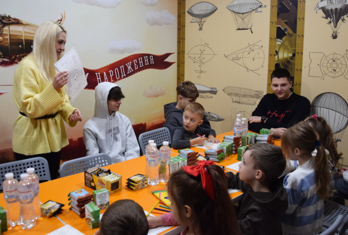 Чернівецькі прикордонники разом з дітками загиблих захисників відзначили Всесвітній день захисту дітей Чернівецькі прикордонники разом з дітками загиблих захисників відзначили Всесвітній день захисту дітей