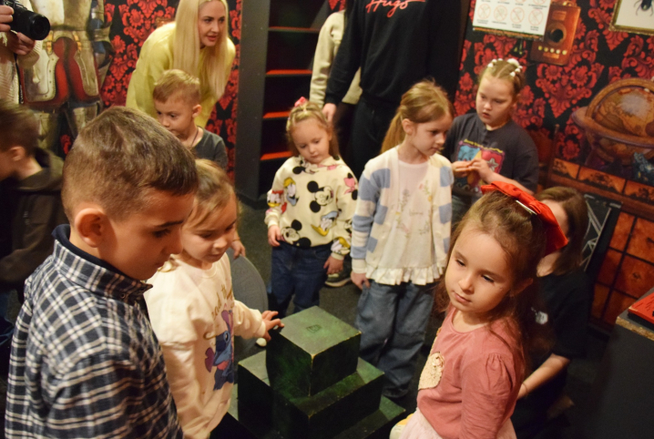 Чернівецькі прикордонники разом з дітками загиблих захисників відзначили Всесвітній день захисту дітей Чернівецькі прикордонники разом з дітками загиблих захисників відзначили Всесвітній день захисту дітей