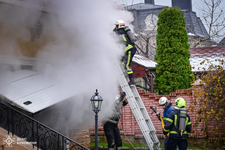 Під Чернівцями в будинку вибухнула інверторна станція