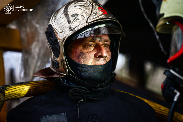 У Валяві згорів житловий будинок: сім’я залишилася без оселі У Валяві згорів житловий будинок: сім’я залишилася без оселі