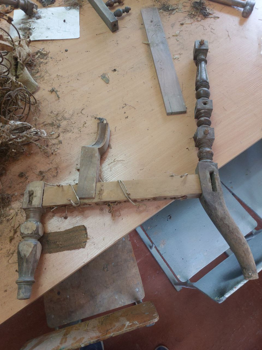 Меблеве мистецтво Буковини. Науковець Остап Курик про унікальні крісла кінця ХІХ століття митрополита Буковини і Далмації