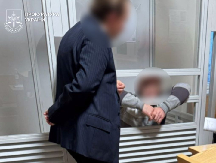 На Буковині затримали іноземців, які підпалили адмінбувлю у Мамаївцях та готували теракти На Буковині затримали іноземців, які підпалили адмінбувлю у Мамаївцях та готували теракти