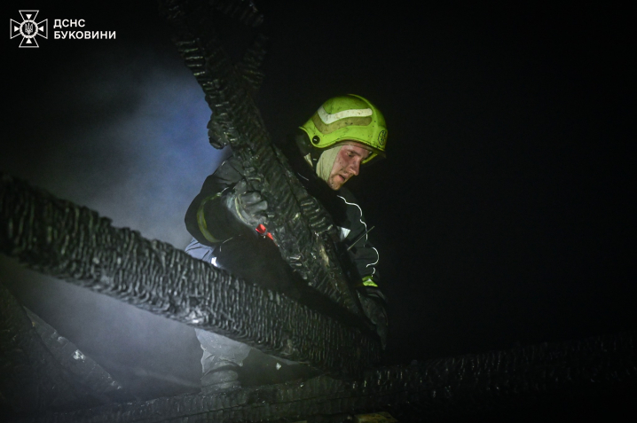 У Чернівцях на балконі багатоповерхівки згорів генератор У Чернівцях на балконі багатоповерхівки згорів генератор