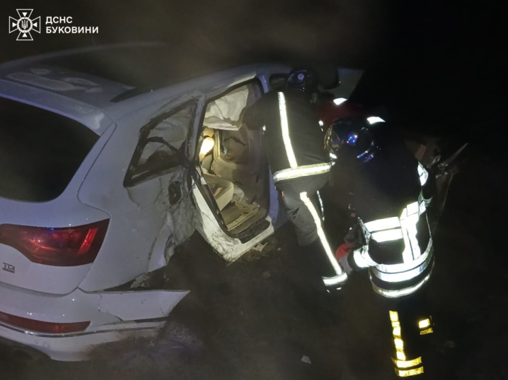 Смертельна аварія у Драчинцях: загинув 19-річний хлопець, троє людей постраждали Смертельна аварія у Драчинцях: загинув 19-річний хлопець, троє людей постраждали