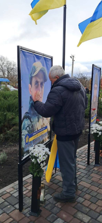 На Буковині у громаді відкрили Алею Слави на честь полеглих Захисників На Буковині у громаді відкрили Алею Слави на честь полеглих Захисників