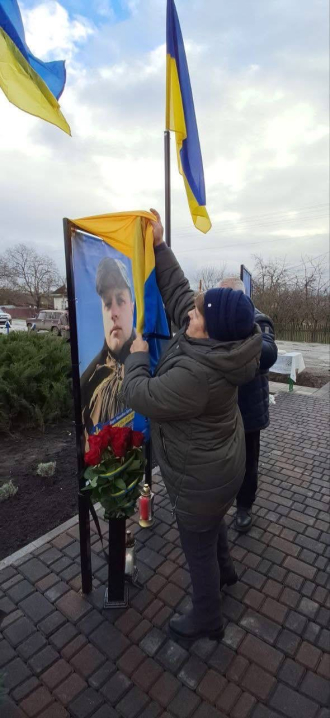 На Буковині у громаді відкрили Алею Слави на честь полеглих Захисників На Буковині у громаді відкрили Алею Слави на честь полеглих Захисників