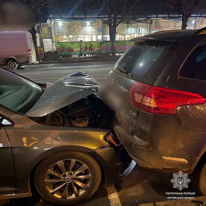 Автотроща на Проспекті. П’яний водій на бусі протаранив 3 автомобілі 