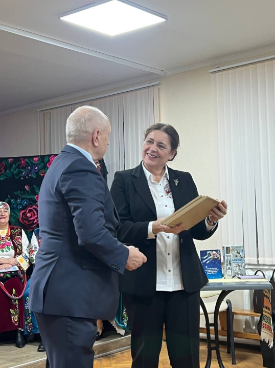 У Клішківцях презентували унікальну книгу про історію села У Клішківцях презентували унікальну книгу про історію села