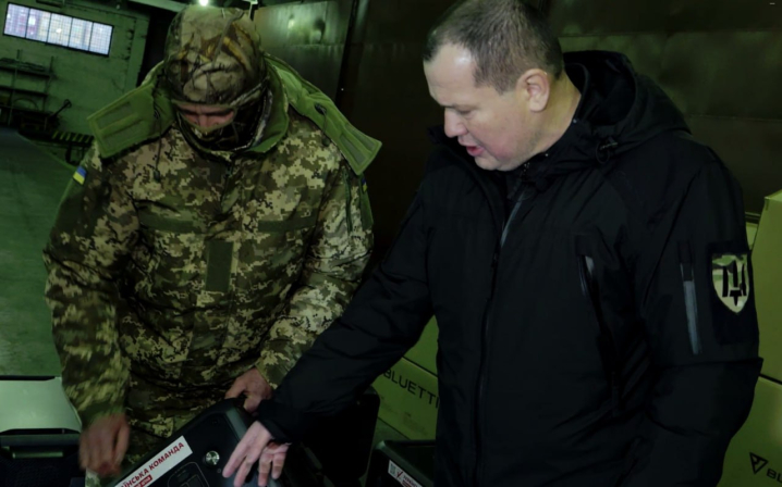 Спецпідрозділ ССО «Рейнджер» отримав партію потужних зарядних станцій від волонтерів «Української команди»