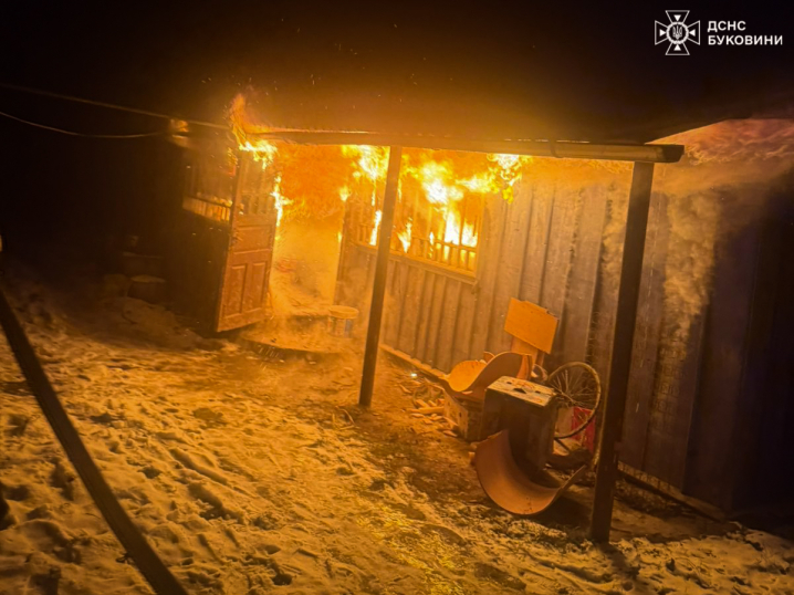 На Буковині горів великий продуктовий магазин (ФОТО)