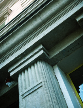 Красивий не ідеальний. Денис Зазубек про збереження оздоблення фасаду будівлі австрійської епохи у Чернівцях