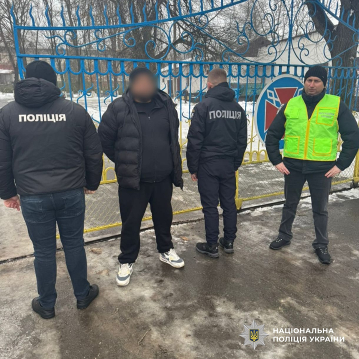 З України примусово видворили громадянина Молдови після відбуття покарання на Буковині