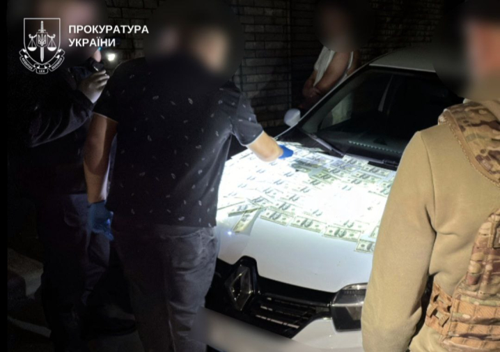 Двоє буковинців отримали по 7 років в’язниці за переправлення чоловіків за кордон