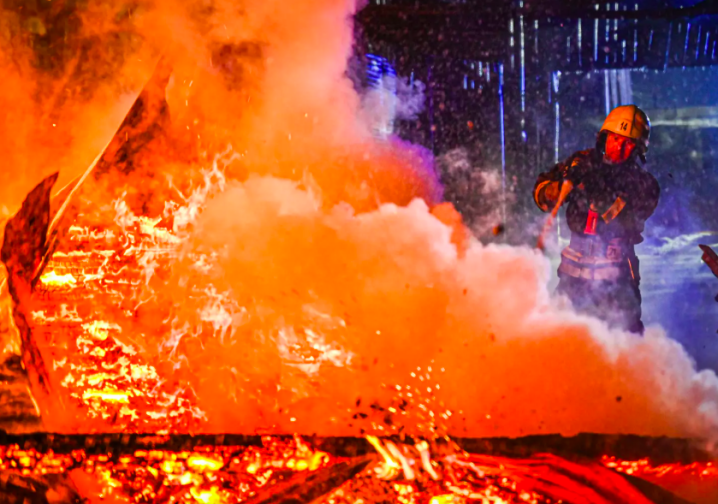 Вночі у селі Кам'янка згорів вщент деревообробний цех