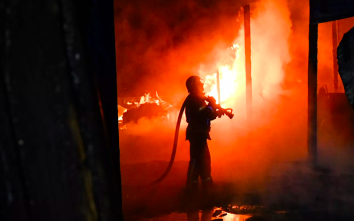 Вночі у селі Кам'янка згорів вщент деревообробний цех