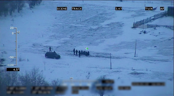 На Буковині водій з шістьома людьми у авто намагався прорватися через кордон до Румунії На Буковині водій з шістьома людьми у авто намагався прорватися через кордон до Румунії