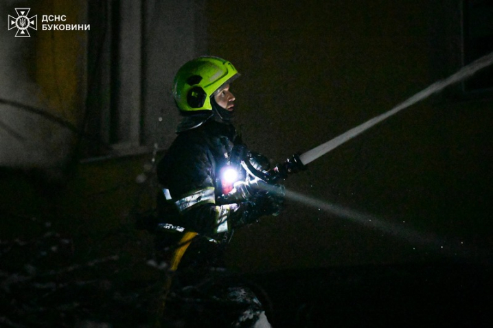 У Шилівцях рятувальники ліквідували масштабну пожежу у будівлі сільради