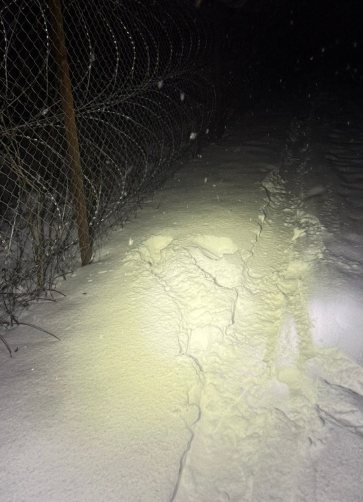 Пішов під лід: на Буковині врятували чоловіка, який хотів потрапити у Румунію