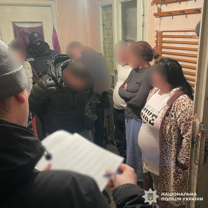 У Чернівцях затримали чоловіка, який змушував пенсіонерку жебракувати та відбирав гроші