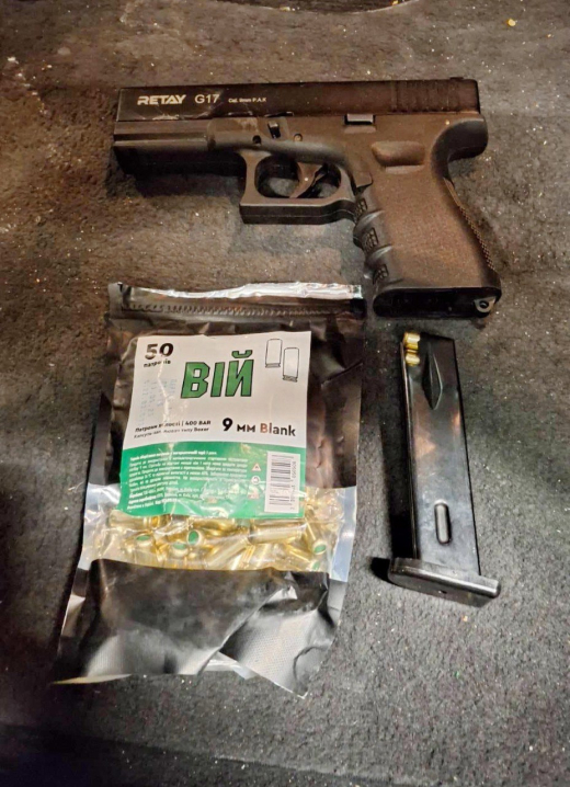 Пістолет під сидінням: на кордоні з Молдовою затримали авто з арсеналом