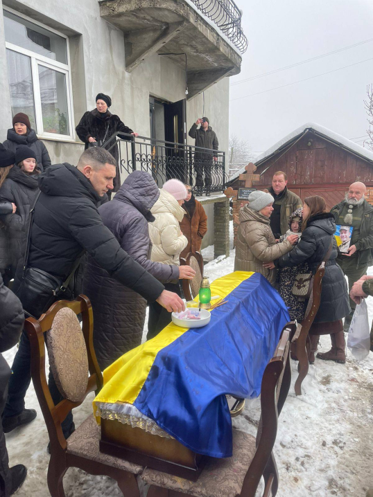 Чернівці провели в останній шлях мужнього Героя Юрія Садового