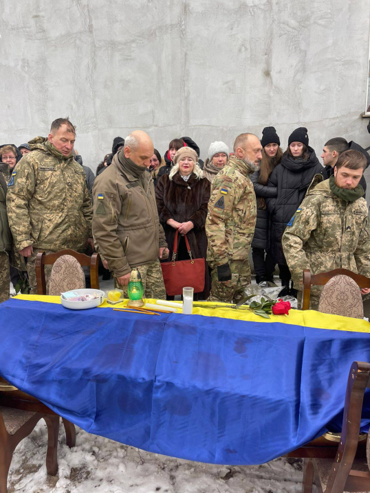 Чернівці провели в останній шлях мужнього Героя Юрія Садового