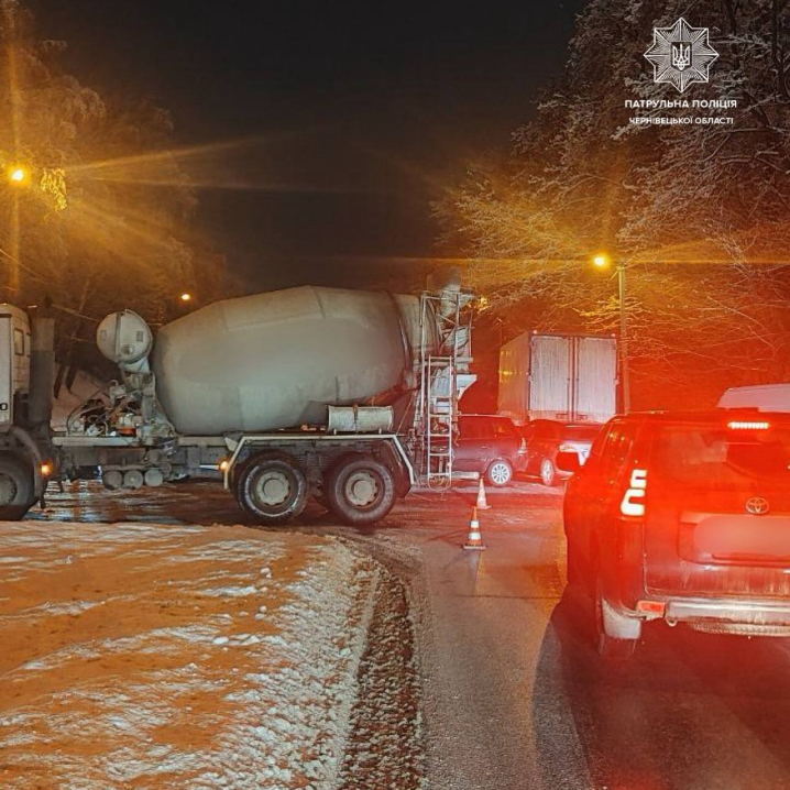 На вулиці Старожучківський Шлях у Чернівцях сталася ДТП На вулиці Старожучківський Шлях у Чернівцях сталася ДТП