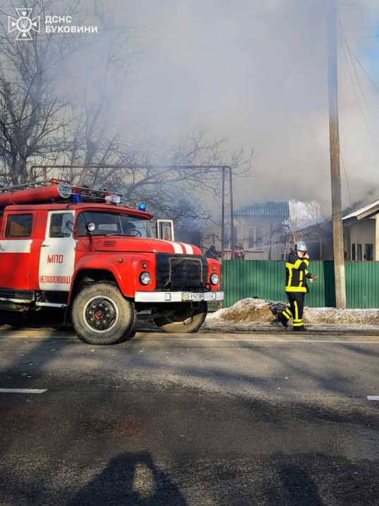 У Сторожинці сталася пожежа у багатоповерхівці