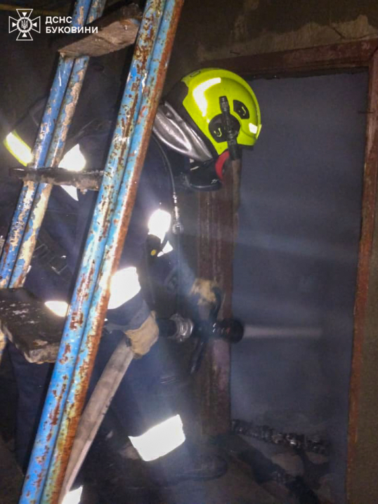 Дві пожежі за добу: буковинців закликають бути обережними в сезон опалення