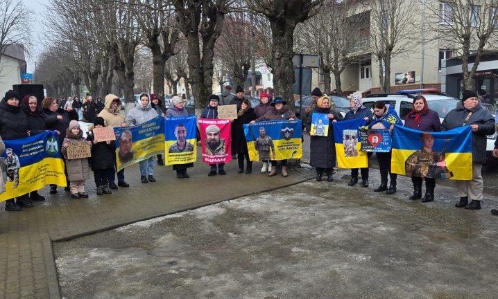 У Заставні відкрили Алею Надії на честь зниклих безвісти та полонених захисників