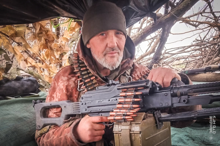 З кулеметом проти піхоти і дронів. Історія піхотинця, який став мисливцем на дрони