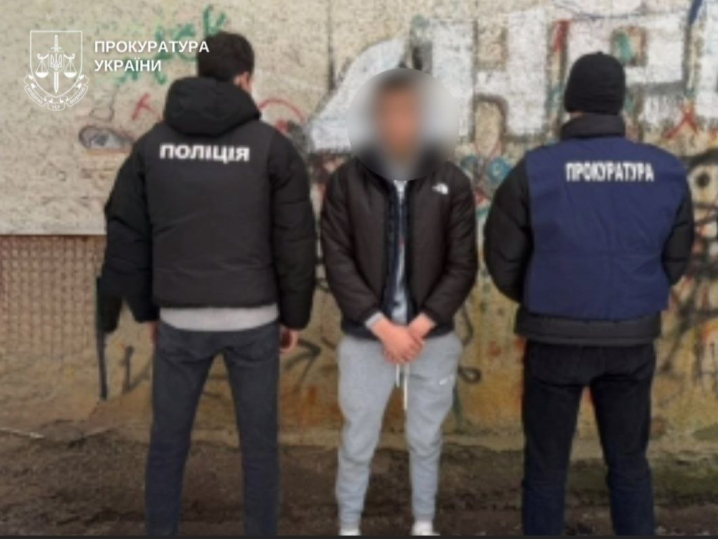 На Буковині викрили схему переправлення чоловіків за кордон за 10 тис. доларів з особи На Буковині викрили схему переправлення чоловіків за кордон за 10 тис. доларів з особи