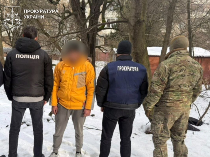 На Буковині викрили схему переправлення чоловіків за кордон за 10 тис. доларів з особи На Буковині викрили схему переправлення чоловіків за кордон за 10 тис. доларів з особи