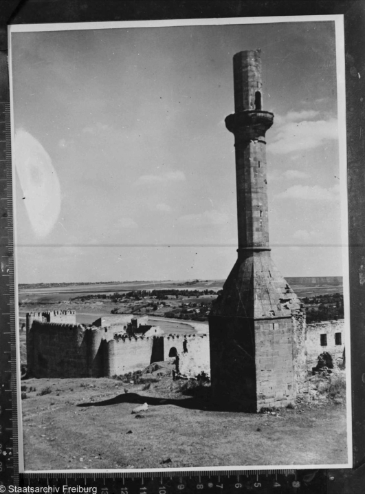 Як виглядала Хотинська фортеця без даху і з турецьким мінаретом (ФОТО)