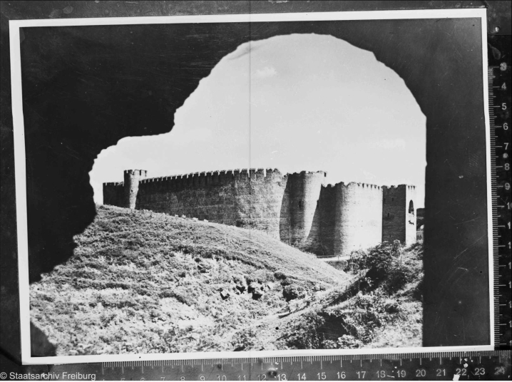 Як виглядала Хотинська фортеця без даху і з турецьким мінаретом (ФОТО)