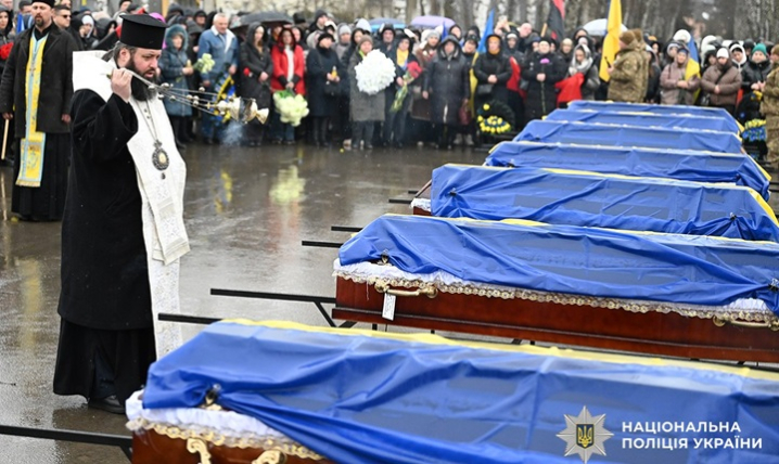 У Чернівцях попрощалися із сімома невідомими Героями України