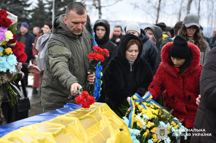 У Чернівцях попрощалися із сімома невідомими Героями України