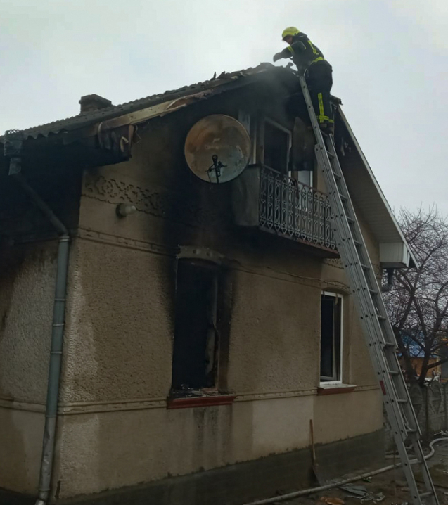 У Чернівцях та селі Станівці вогнеборці ліквідували пожежі у житлових будинках У Чернівцях та селі Станівці вогнеборці ліквідували пожежі у житлових будинках